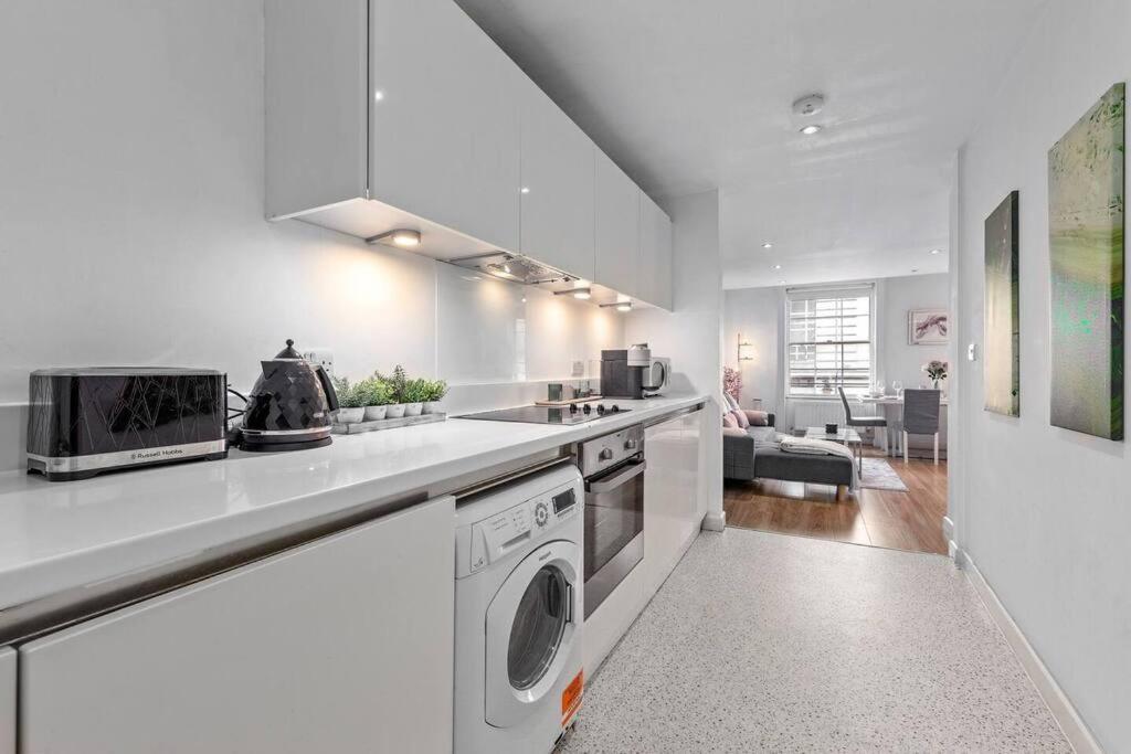3 Bedroom Apartment In Haymarket Central London Sleep 10 Hy2 Exterior foto